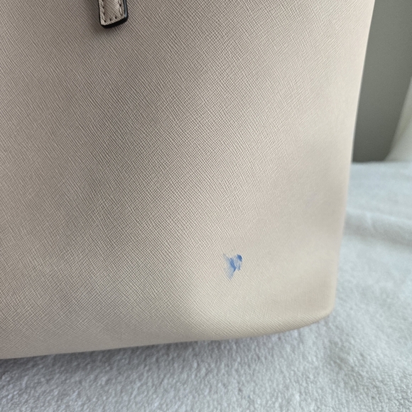 Michael Kors Beige Tote Bag - Picture 7 of 17